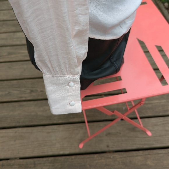 Women's Maison d' Amelie Pink LS Vneck blouse Sz Lg 12-14 - Picture 2 of 4